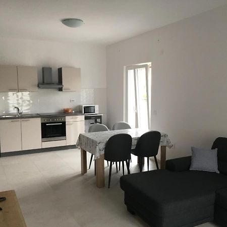 Apartment Urem Биоград на Мору Екстериор снимка