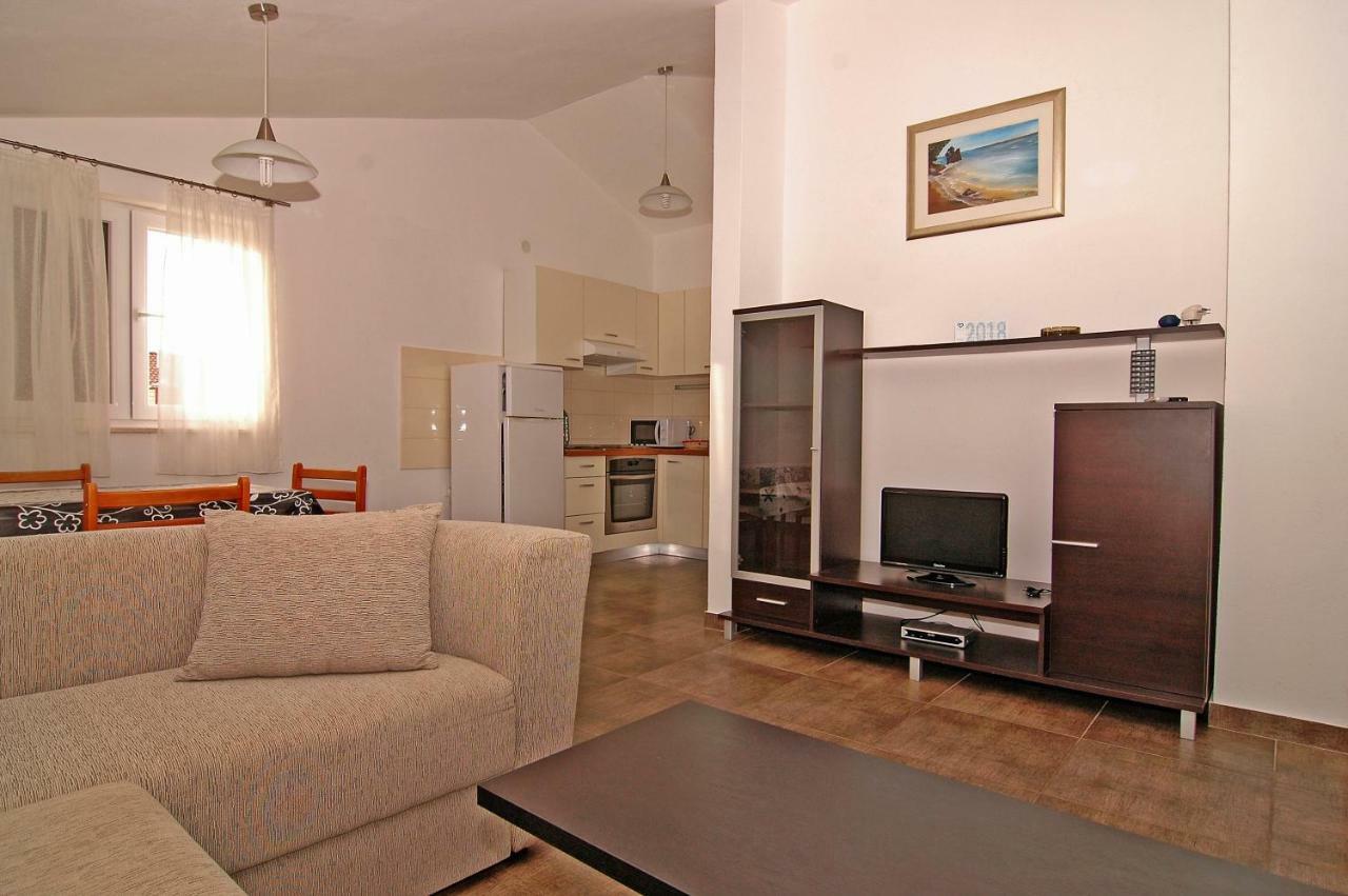Apartment Urem Биоград на Мору Екстериор снимка