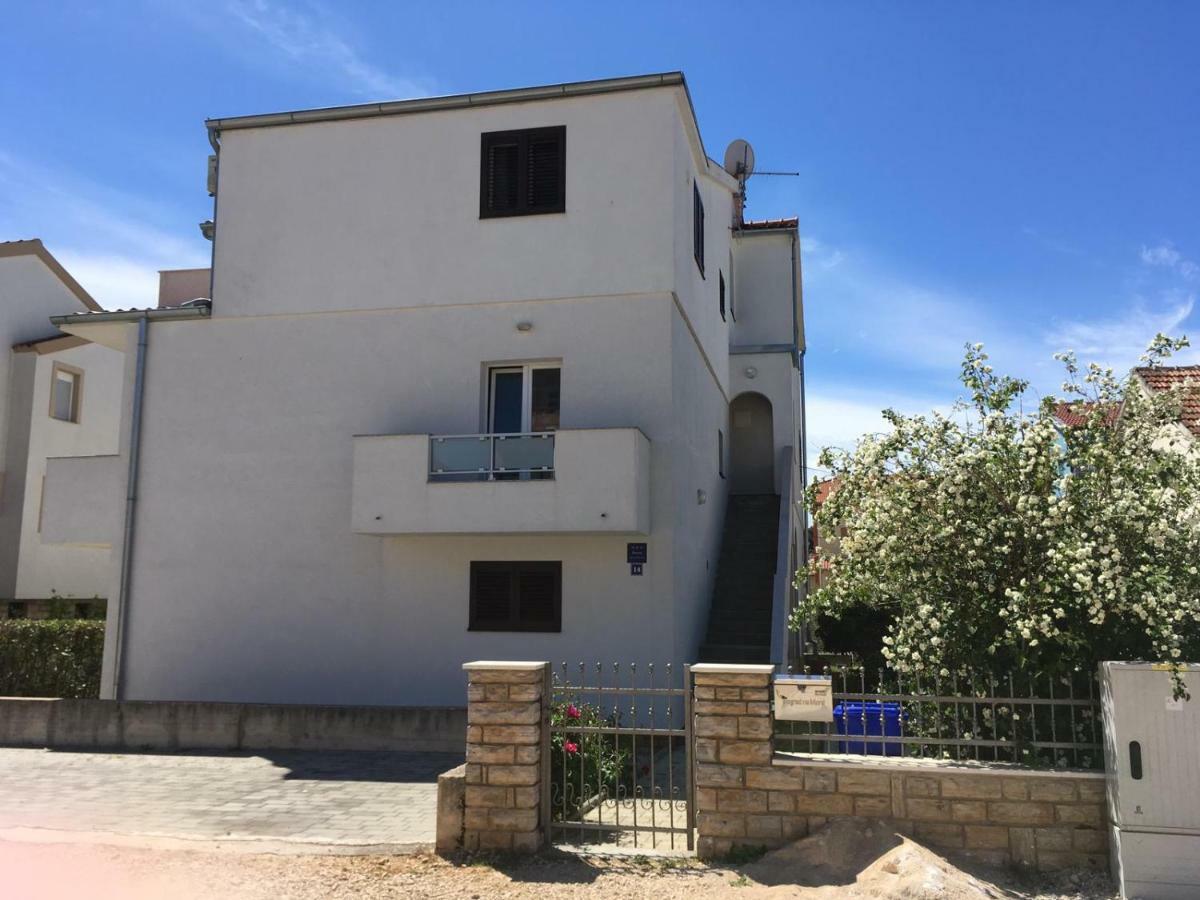 Apartment Urem Биоград на Мору Екстериор снимка