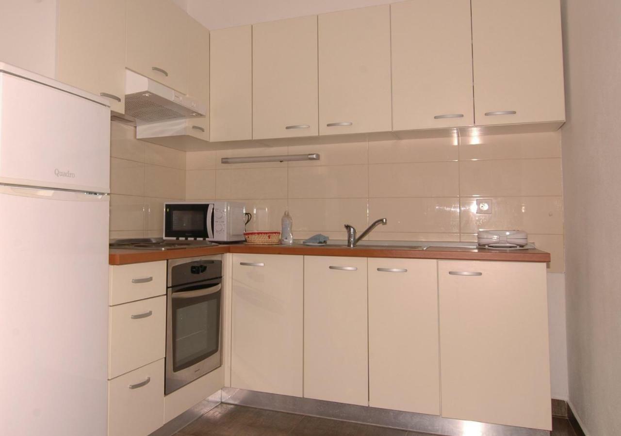 Apartment Urem Биоград на Мору Екстериор снимка