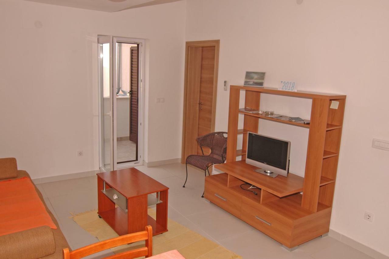 Apartment Urem Биоград на Мору Екстериор снимка