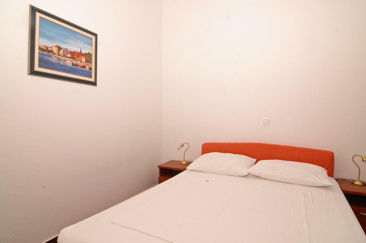 Apartment Urem Биоград на Мору Екстериор снимка