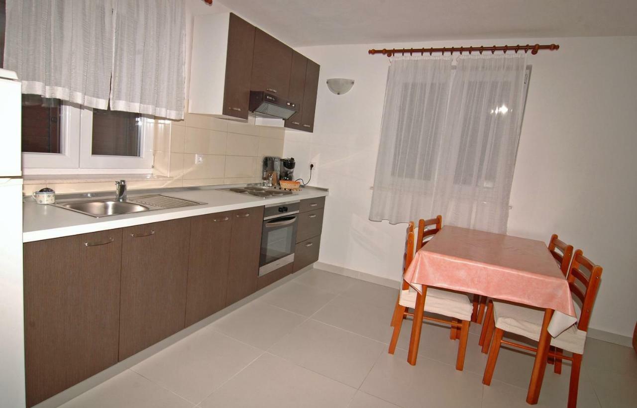 Apartment Urem Биоград на Мору Екстериор снимка
