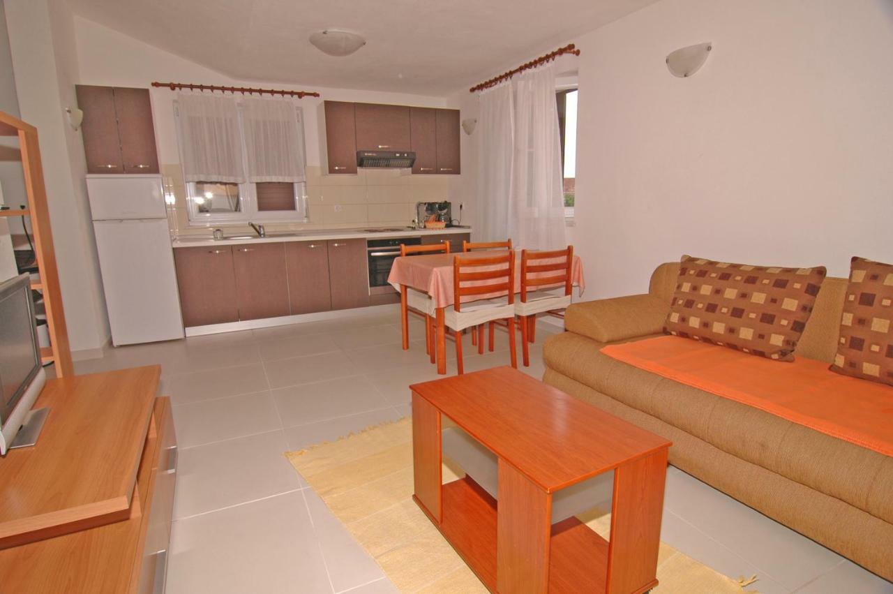 Apartment Urem Биоград на Мору Екстериор снимка