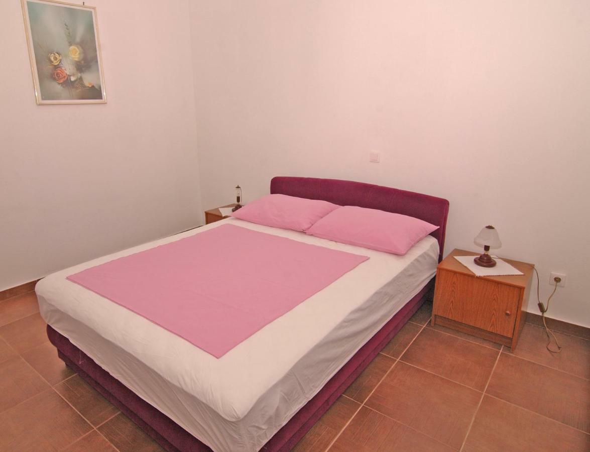 Apartment Urem Биоград на Мору Екстериор снимка