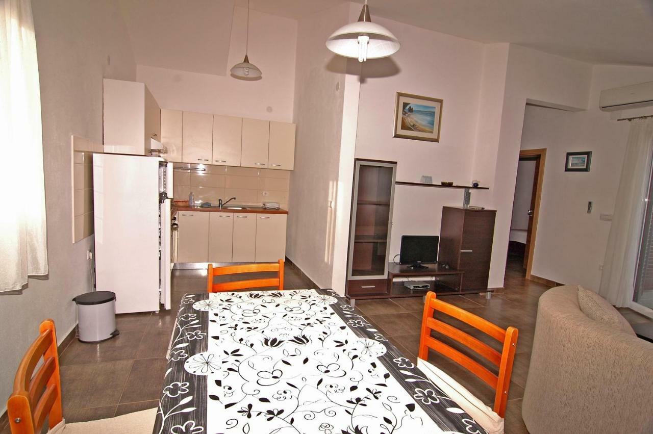 Apartment Urem Биоград на Мору Екстериор снимка