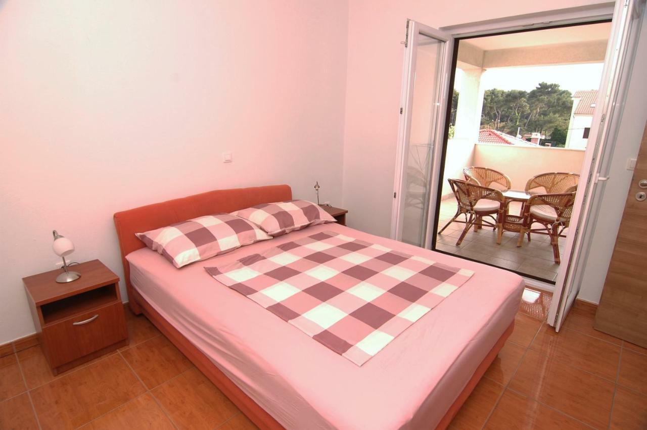 Apartment Urem Биоград на Мору Екстериор снимка