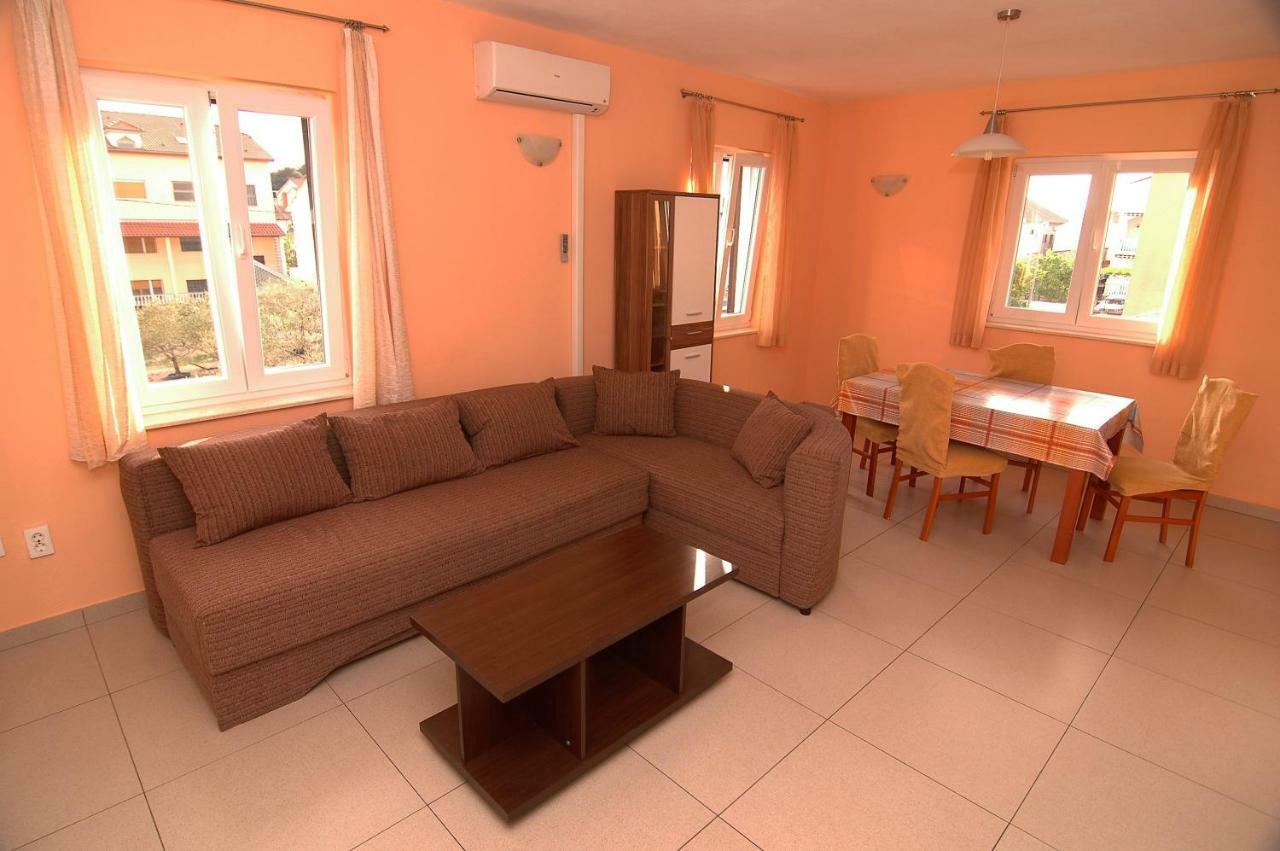 Apartment Urem Биоград на Мору Екстериор снимка
