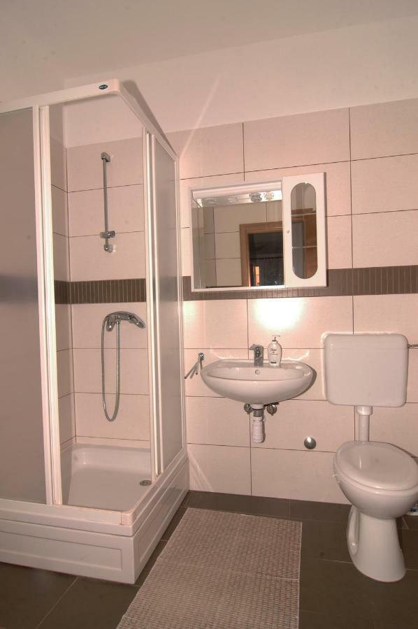Apartment Urem Биоград на Мору Екстериор снимка